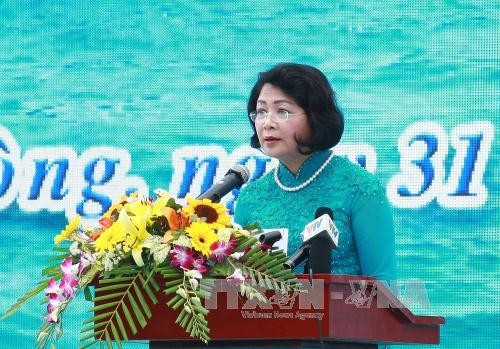 Wapres Vietnam, Dang Thi Ngoc Thinh menghadiri Pesta berangkat mengarungi laut-tahun 2017 - ảnh 1