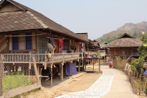 Mendapatkan pengalaman melalui paket-paket wisata komunitas di provinsi Lai Chau - ảnh 2