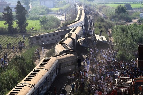Jumlah korban  dalam kecelakaan kereta api di Mesir meningkat tinggi - ảnh 1
