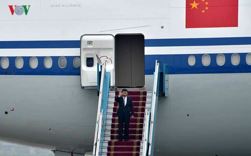 Sekjen, Presiden Tiongkok Xi Jinping  mulai melakukan kunjungan kenegaraan di Vietnam - ảnh 1