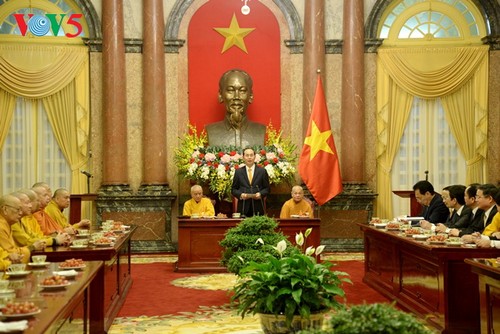 Presiden Vietnam, Tran Dai Quang menerima  delegasi  Pengurus  Besar Sangha Buddha Vietnam - ảnh 1