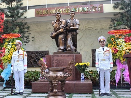 Meresmikan Tugu Monumen Peringatan : “Pasukan Komando Kota  menyerang  Radio Sai Gon tahun 1968” - ảnh 1
