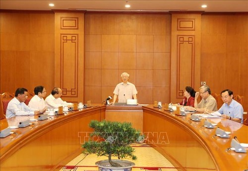 Sekjen, Presiden Vietnam, Nguyen Phu Trong  memimpin sidang Subkomisi urusan personalia  Kongres  Nasional ke-13 PKV - ảnh 1