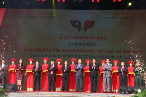 Pembukaan  “Hari yang penuh dengan persahabatan  Vietnam-Laos tahun 2019” - ảnh 1
