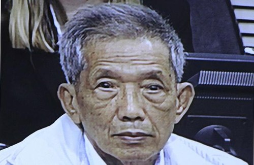 Cambodge: L'ancien khmer rouge Douch condamné à la prison à perpétuité en appel - ảnh 1