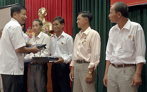 Quang Nam province supports veteran fishermen - ảnh 1