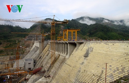 Accumulating water for reservoir of Lai Chau hydropower plant - ảnh 2