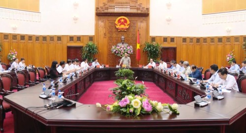 Prime Minister Nguyen Xuan Phuc urges a shrimp production center  in Bac Lieu - ảnh 1