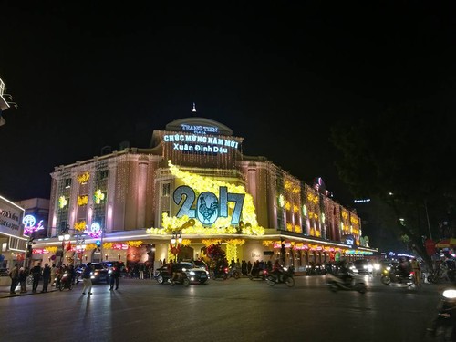 Vietnamese welcome Lunar New Year - ảnh 1