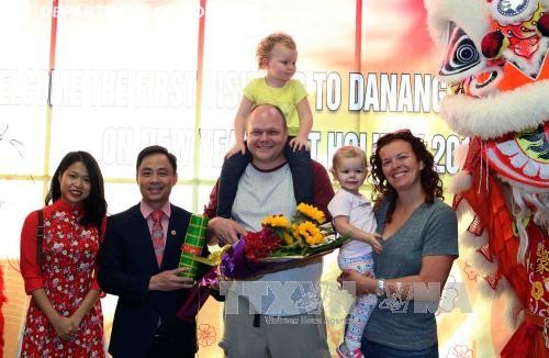 Da Nang welcomes 172 foreign tourists on 1st day of Lunar New Year - ảnh 1