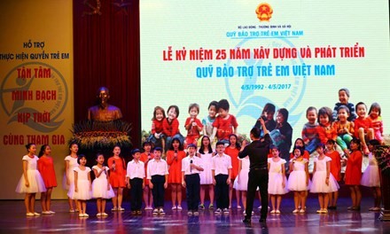Vietnam Child Protection Fund celebrates 25th anniversary - ảnh 1