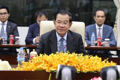 Cambodia’s PM Hun Sen says he will step down - ảnh 1