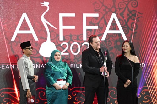 Vietnamese actress wins Best Supporting Role at AIFFA 2023 - ảnh 1