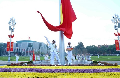 Flag-hoisting ceremony celebrates Vietnam National Day  - ảnh 6