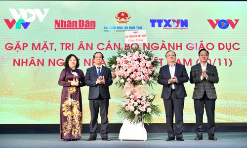 Vietnamese Teachers’ Day honors educational staff - ảnh 2