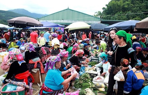 San Thang fair shows rich ethnic culture - ảnh 1