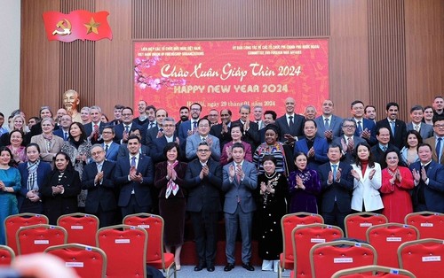 VUFO holds get-together on threshold of Lunar New Year festival - ảnh 1