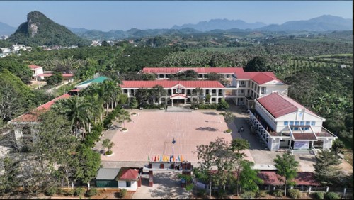 Boarding school serves as second home for Hoa Binh province’s ethnic children - ảnh 1