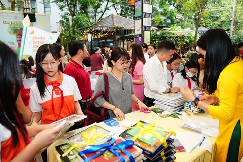 Vietnam Book and Reading Culture Day launched  - ảnh 1