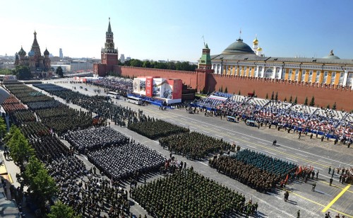 Russia celebrates Victory Day with large military parade - ảnh 1