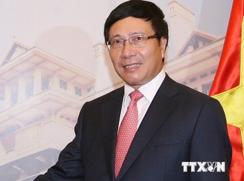 Vietnamese Deputy PM, Foreign Minister visits Canada - ảnh 1