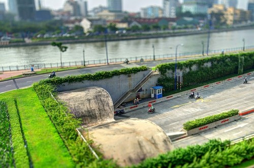 Saigon viewed from above, with miniature effect - ảnh 1