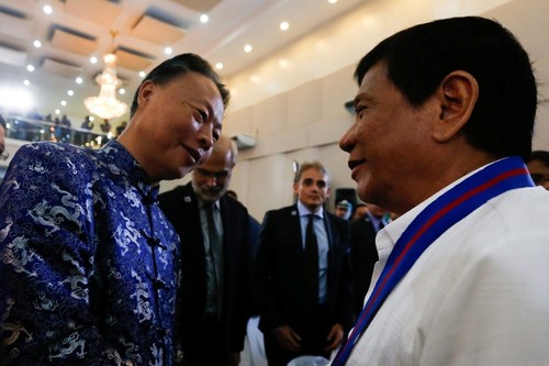 菲律宾总统：将基于仲裁庭的裁决与中方进行谈判 - ảnh 1