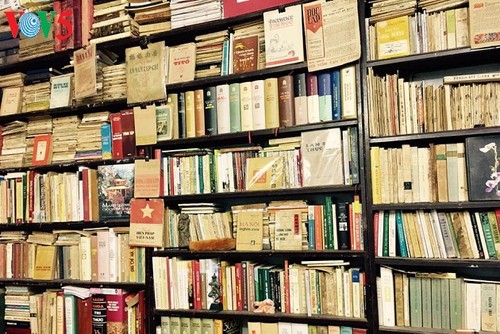 Old book collectors preserve and promote books  - ảnh 3
