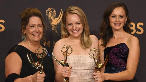 The 2017 Emmy Awards ceremony - ảnh 1