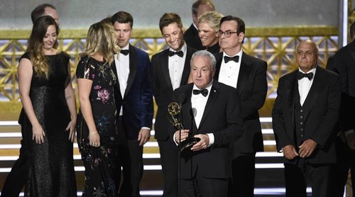 The 2017 Emmy Awards ceremony - ảnh 2