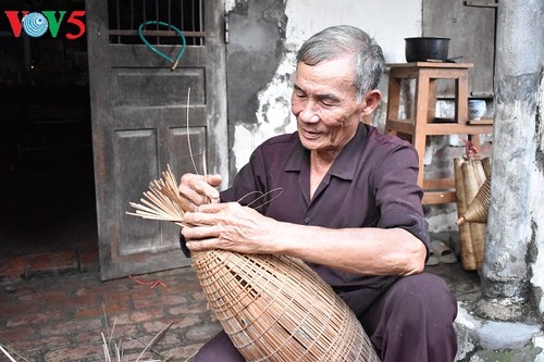  Thu Sy village boasts 200 years of fish-pot making tradition - ảnh 3