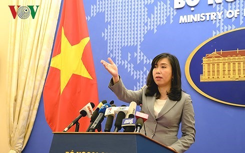 Vietnam asks China to maintain peace in East Sea - ảnh 1