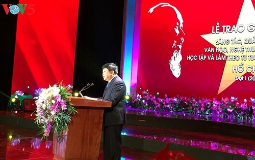 Works promoting Ho Chi Minh’s examples honored - ảnh 1