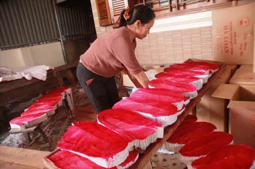 Quy Chau village boasts frankincense making tradition - ảnh 2