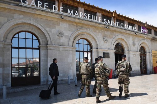 French police identify alleged terror suspect at Marseille railway station - ảnh 1