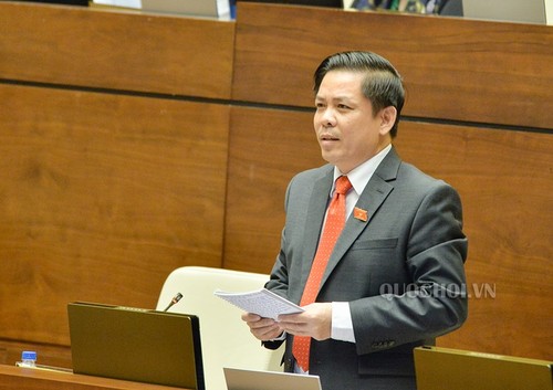Lawmakers question cabinet members on transport, natural resources   - ảnh 1