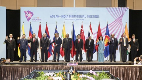 ASEAN, India agree to enhance cooperation in 3 pillars - ảnh 1