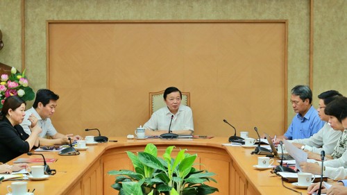 Deputy PM urges defining vision for Hanoi development. - ảnh 1