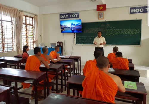 Soc Trang’s complementary school for Khmer monks - ảnh 1