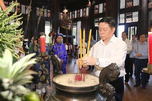 Activities under way to commemorate war invalids, martyrs - ảnh 1