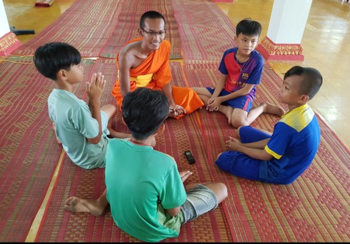 Khmer pagodas join efforts to preserve Khmer language, handwriting  - ảnh 2
