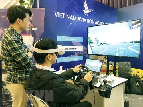 Third Vietnam International Aviation Expo opens in HCM City - ảnh 1