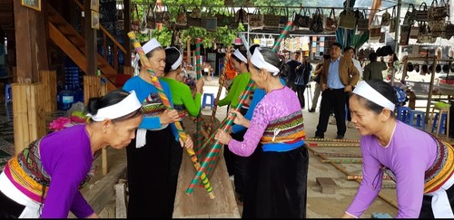 Nhot hamlet in Hoa Binh province develops community tourism  - ảnh 1