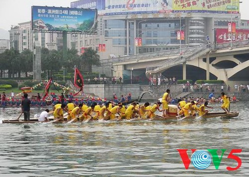 中国广西桂林听众来信，介绍桂林人过端午节的赛龙舟活动 - ảnh 4