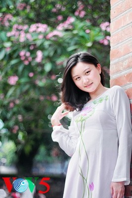 中国留学生与越南长衫 - ảnh 2