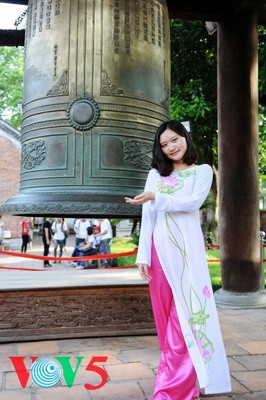 中国留学生与越南长衫 - ảnh 5