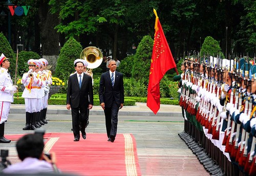 美国总统奥巴马开始对越南进行正式访问 - ảnh 3