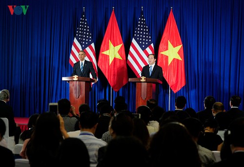 美国总统奥巴马开始对越南进行正式访问 - ảnh 7