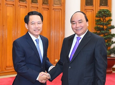阮春福会见老挝外交部长沙伦赛 - ảnh 1