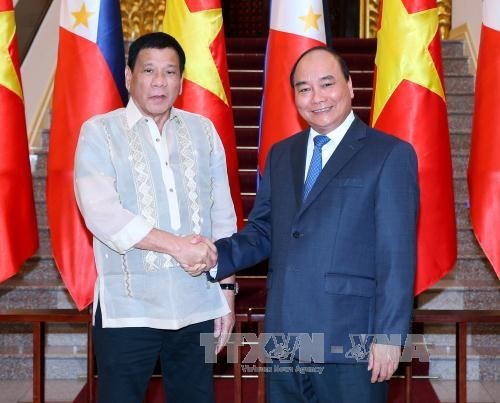 越南政府总理阮春福会见菲律宾总统杜特尔特 - ảnh 1